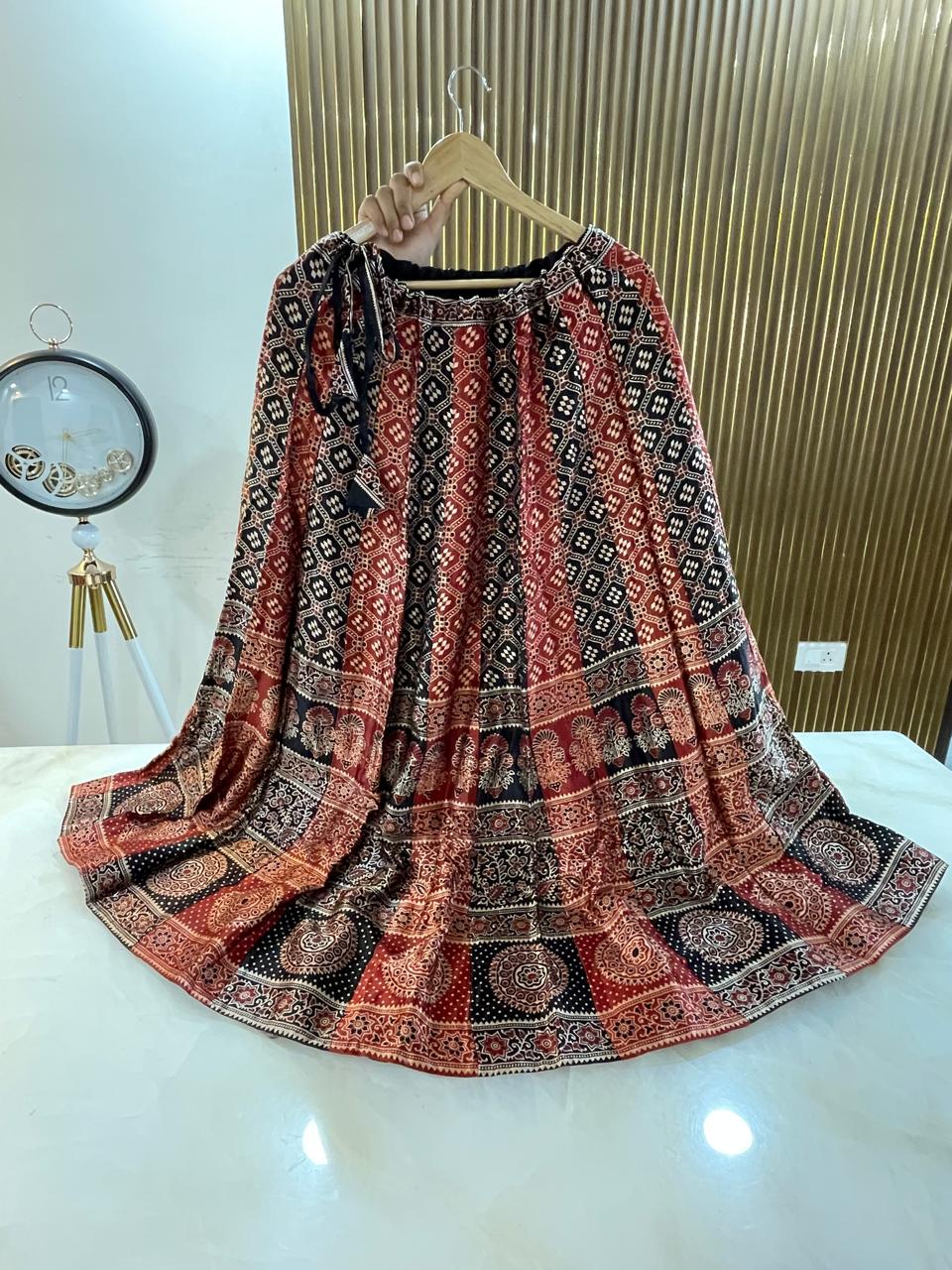 Gaji silk elasticated free size skirt (print may vary)