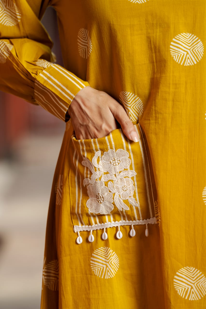 Pure cotton embellished pocket kurta pant