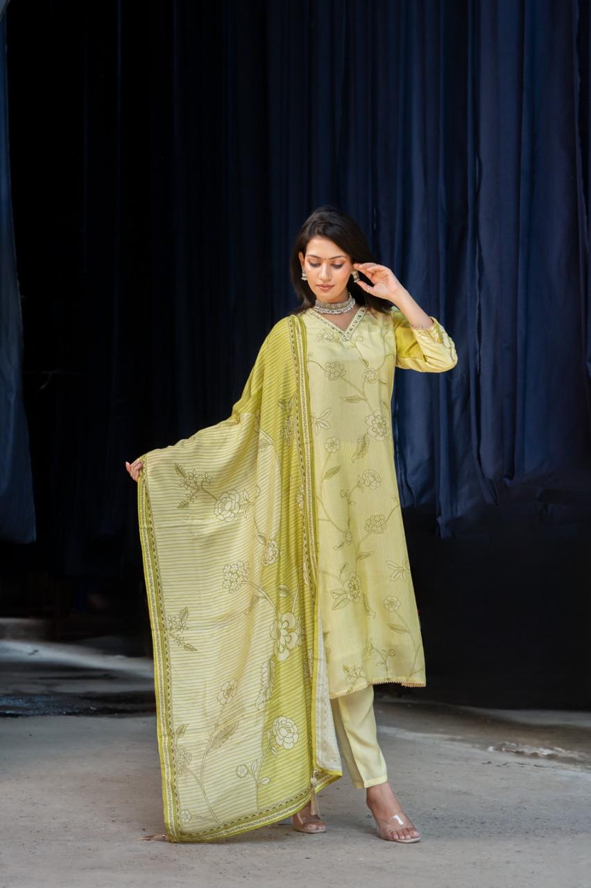 Super soft muslin silk with lining and gotta detailing suit set