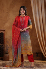 Pure crepe suit set paired with organza dupatta