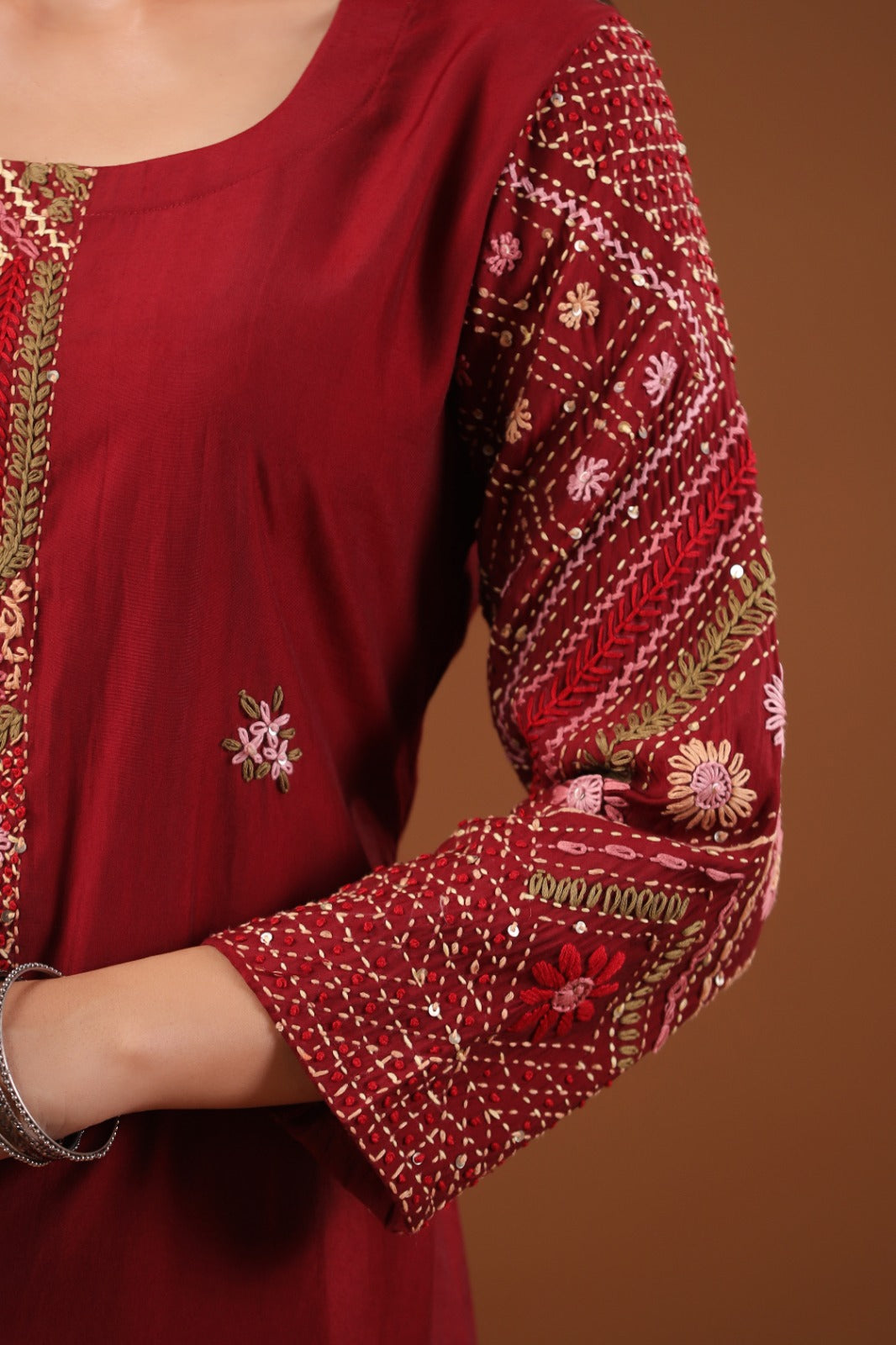 Super pretty muslin embroidered suit set paired with organza