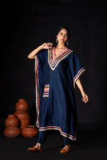 Beautiful kaftan in muslin with potli in blue for this festive season