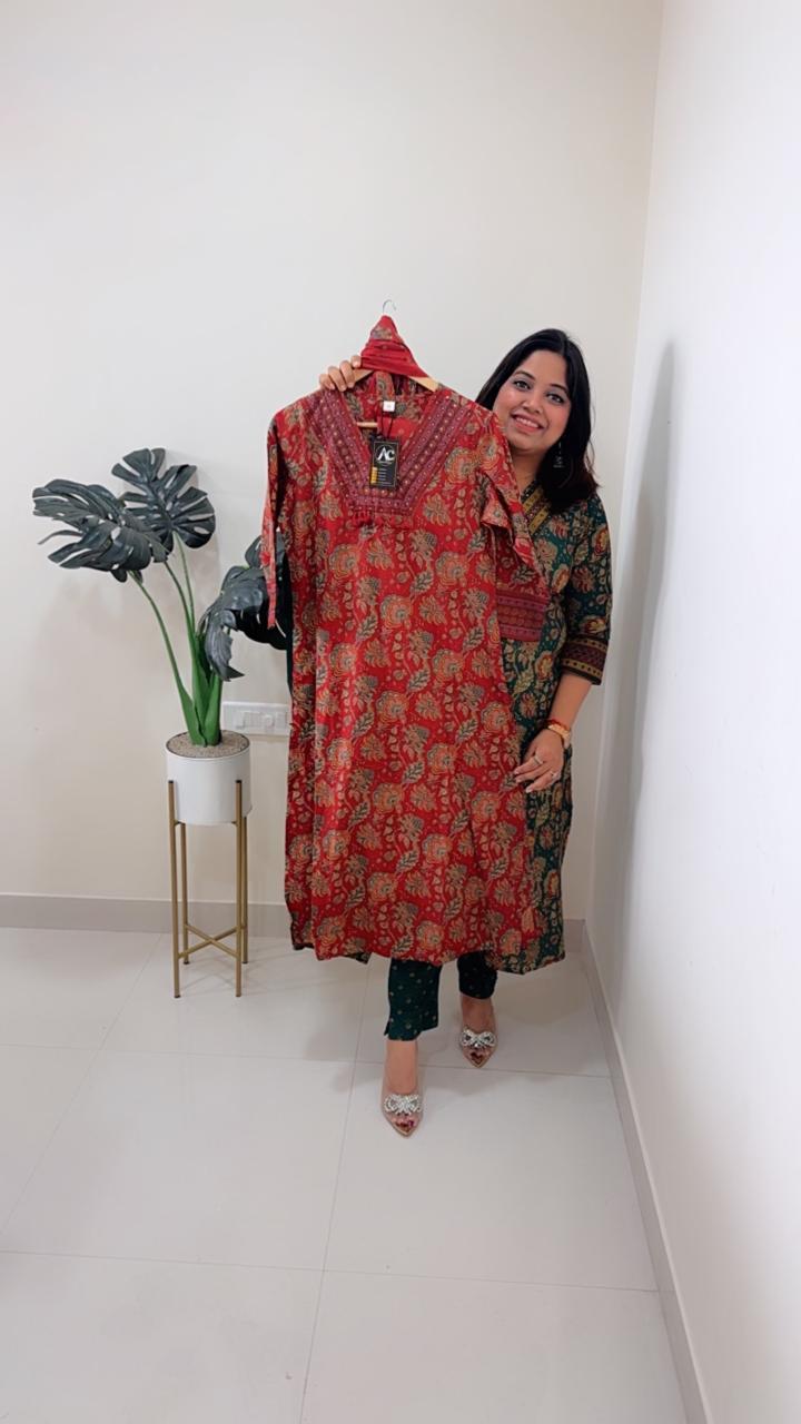 Pretty pure cotton suit set in stylish neck