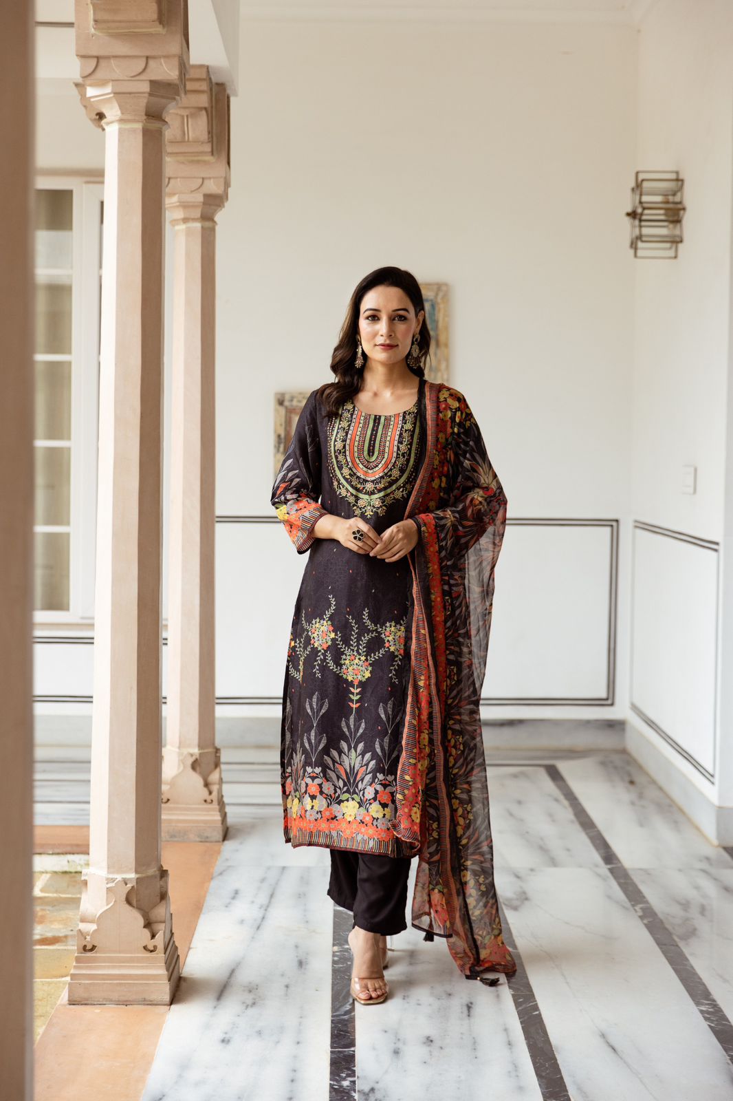 Pretty pure muslin silk paired with pure shiffon dupatta