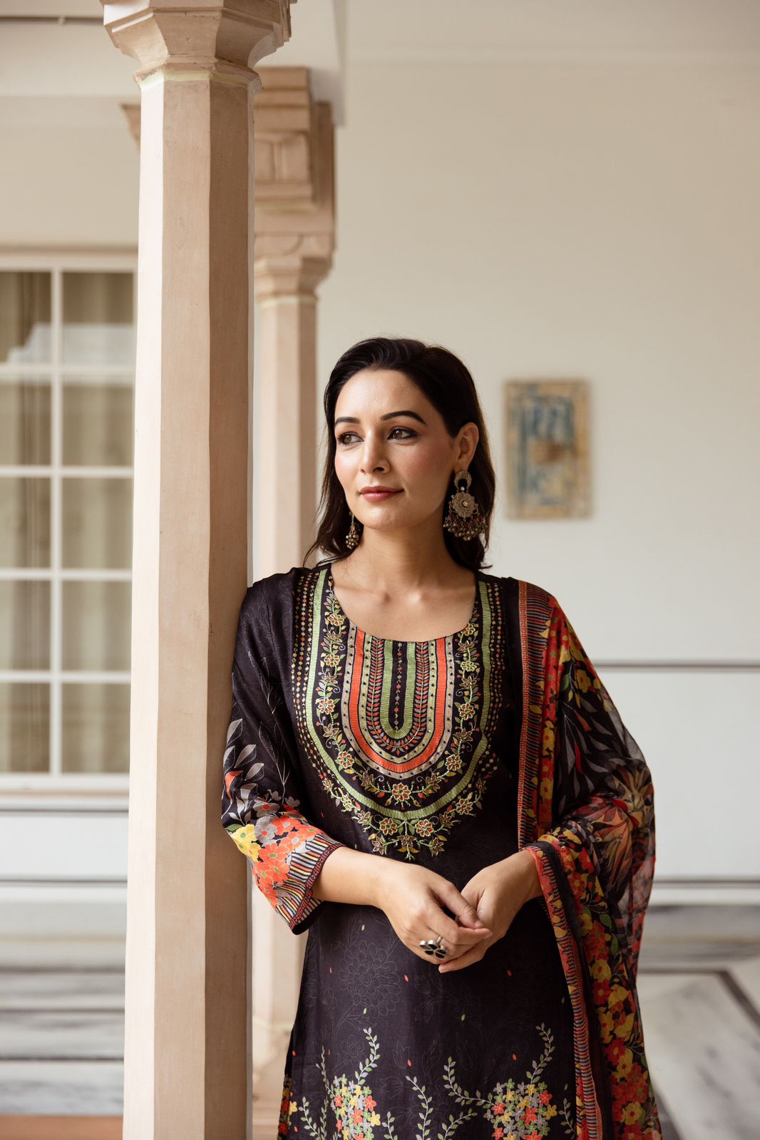 Pretty pure muslin silk paired with pure shiffon dupatta