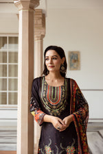 Pretty pure muslin silk paired with pure shiffon dupatta