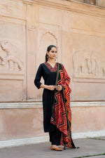 Hot selling in new colour! Muslin kurta paired with pretty pretty dupatta