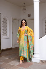 Pretty shimmer tissue suit set