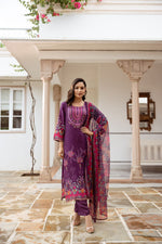 Pretty dola silk suit set paired with organza dupatta