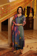 Pretty shimmer tissue suit set