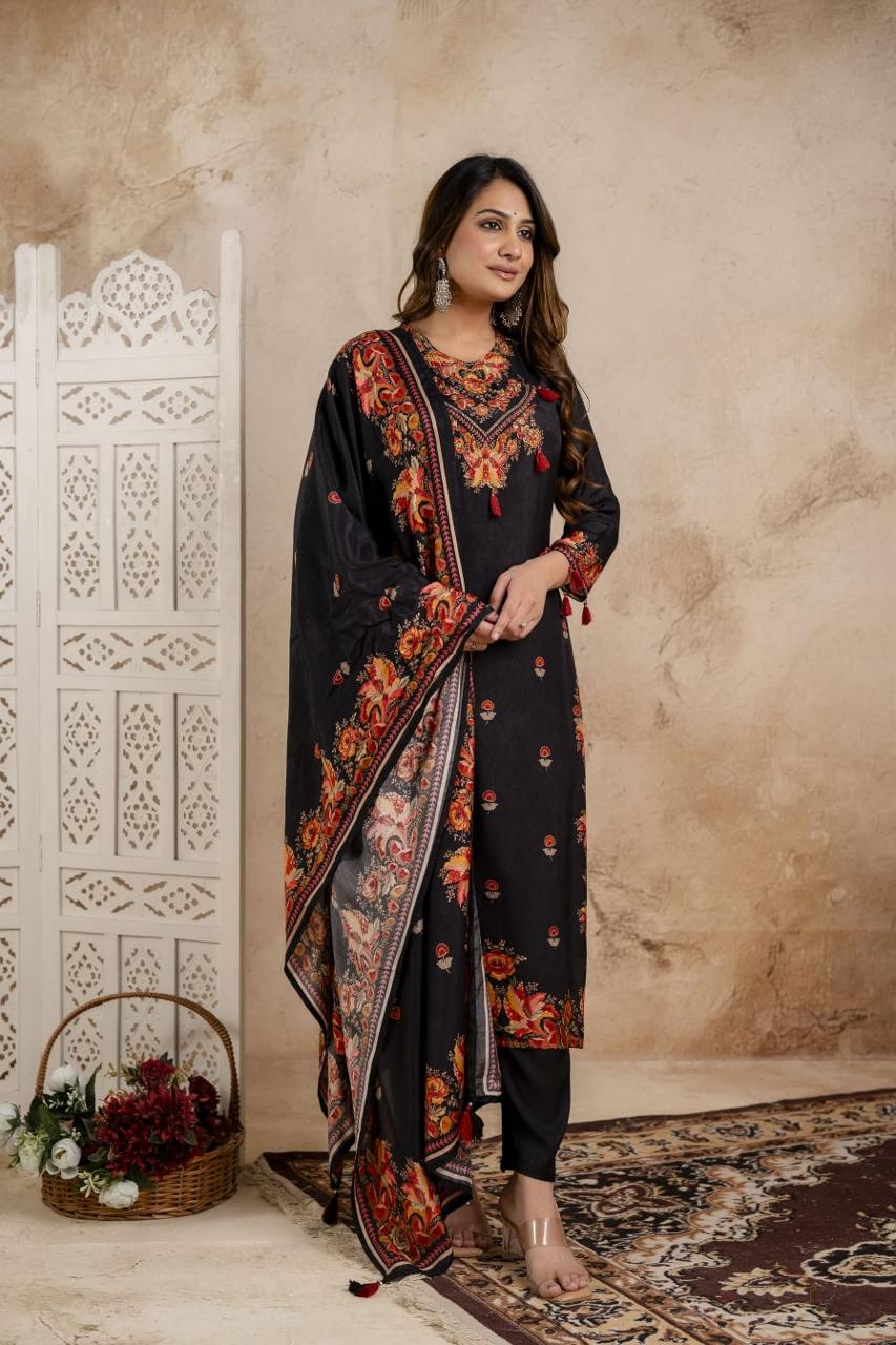 Pretty crepe full suit set