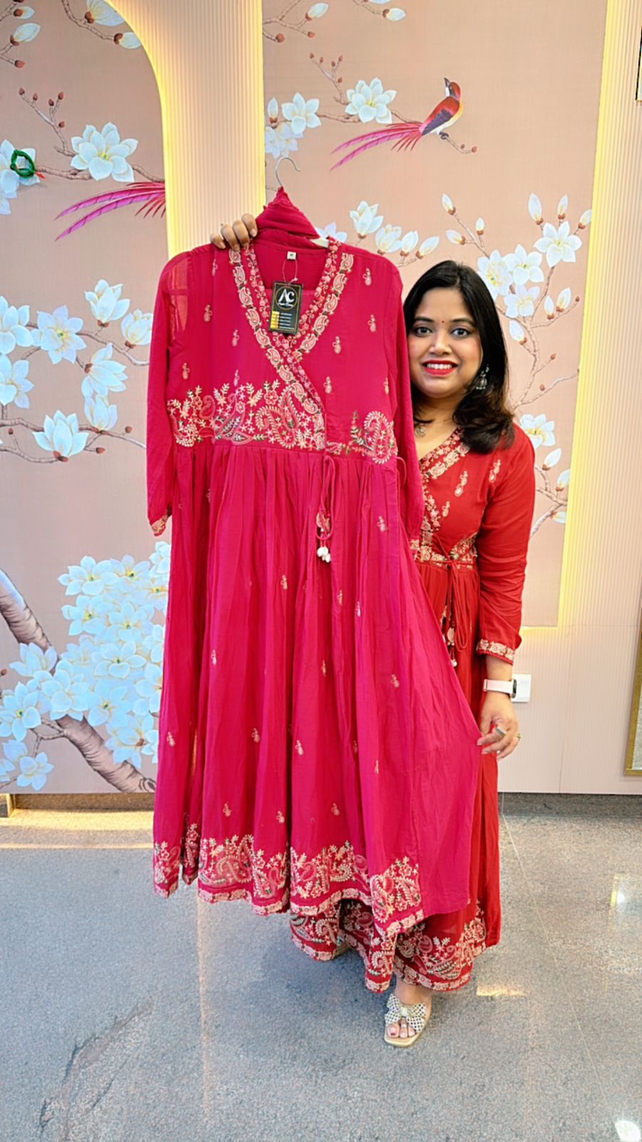 Pretty mul cotton lining embroidered suit set in pink