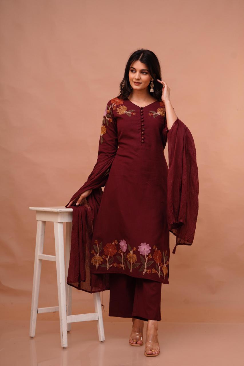 Pretty embroidered cotton suit set