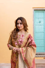 Pretty shimmer tissue lining suit