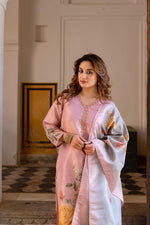 Pretty shimmer tissue lining suit