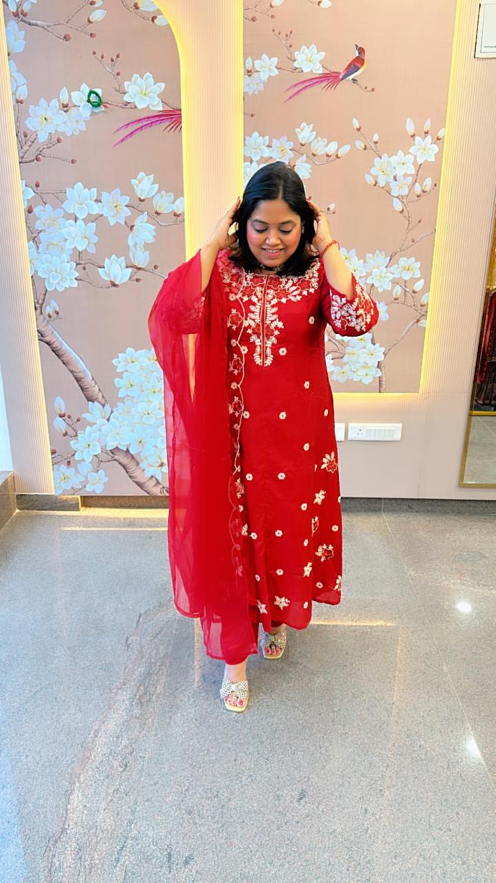 Pretty Russian silk embroidered suit set