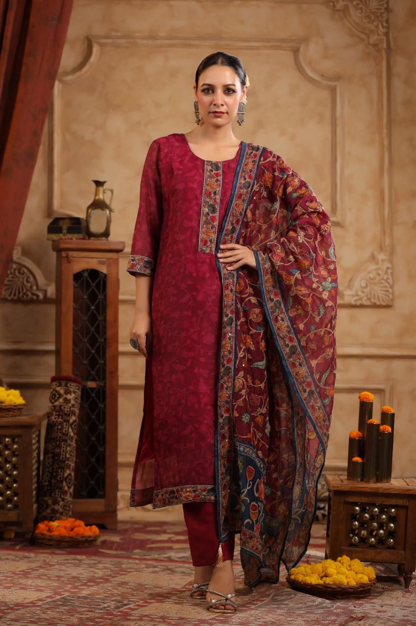 Soft chanderi silk Slim fit suitwith full katha work dupatta