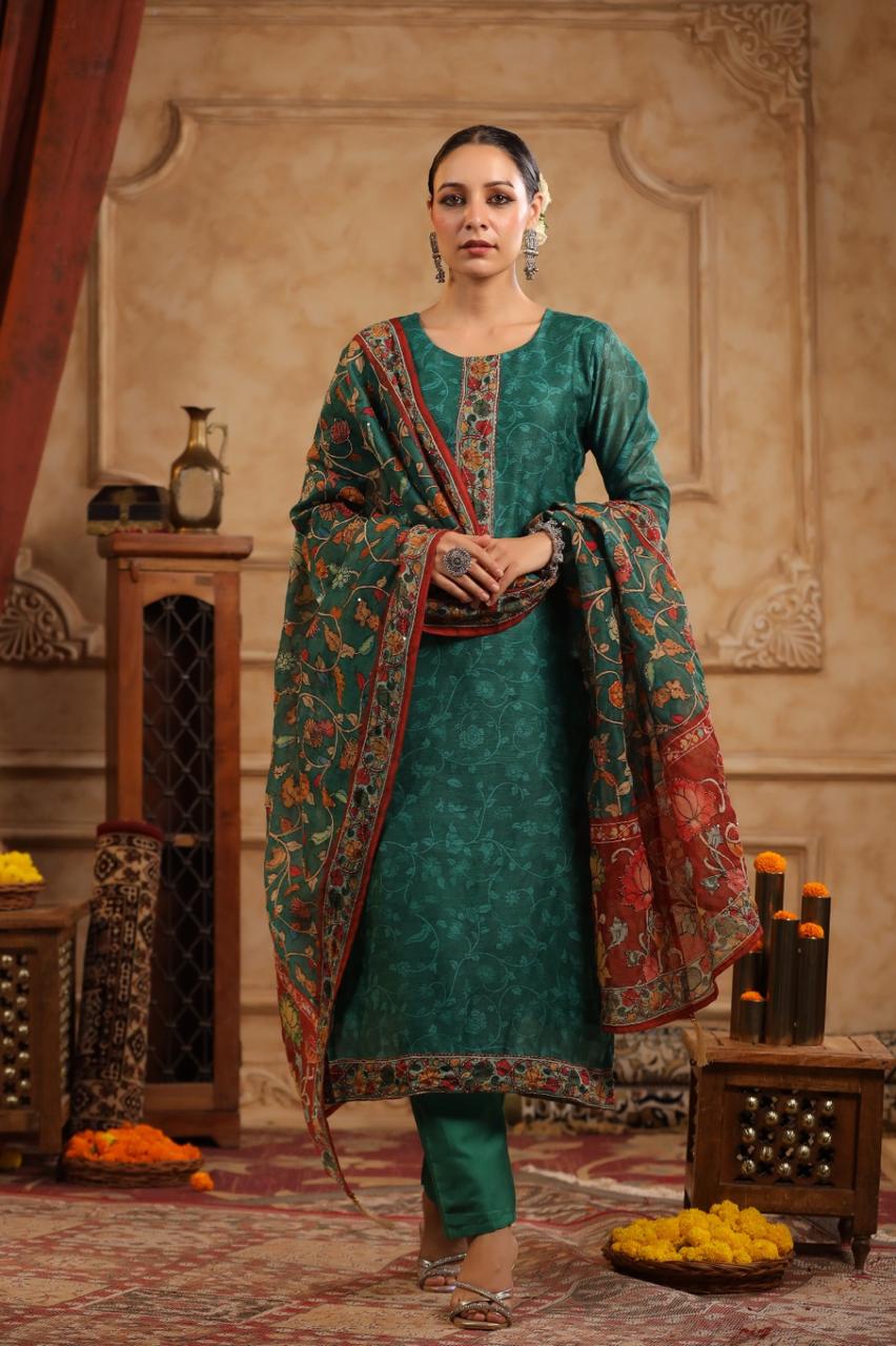 Soft chanderi silk Slim fit suitwith full katha work dupatta