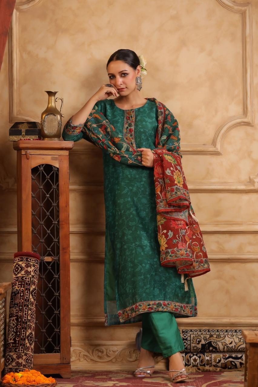Soft chanderi silk Slim fit suitwith full katha work dupatta