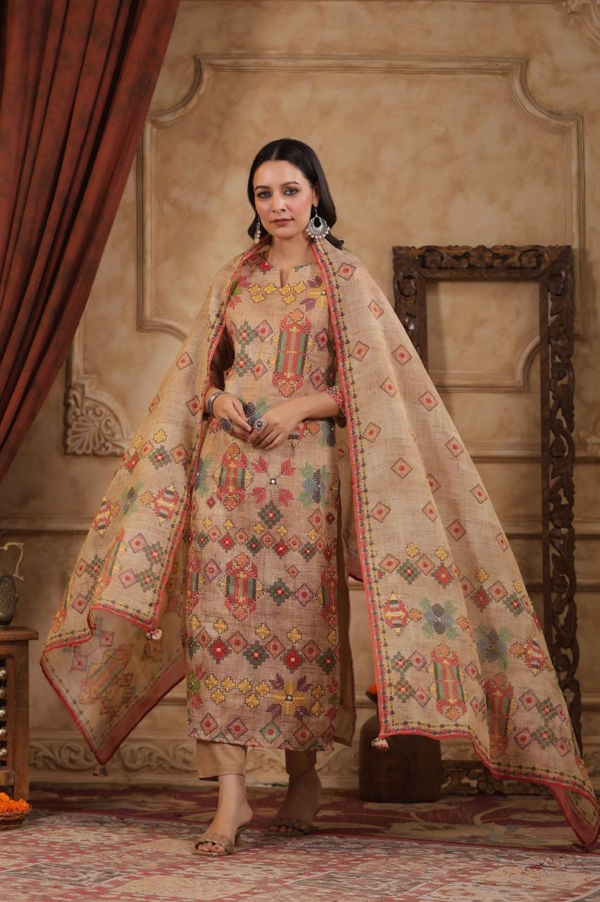 Pretty linen chanderi katha stitch suit set