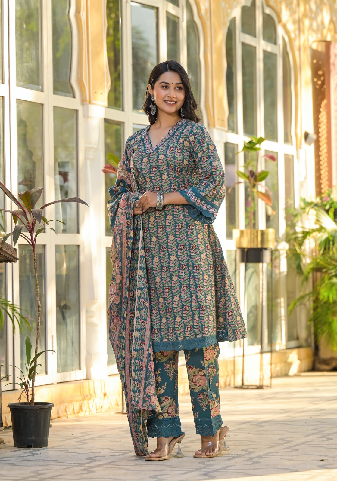 Pretty A line full suit set with lace detailing