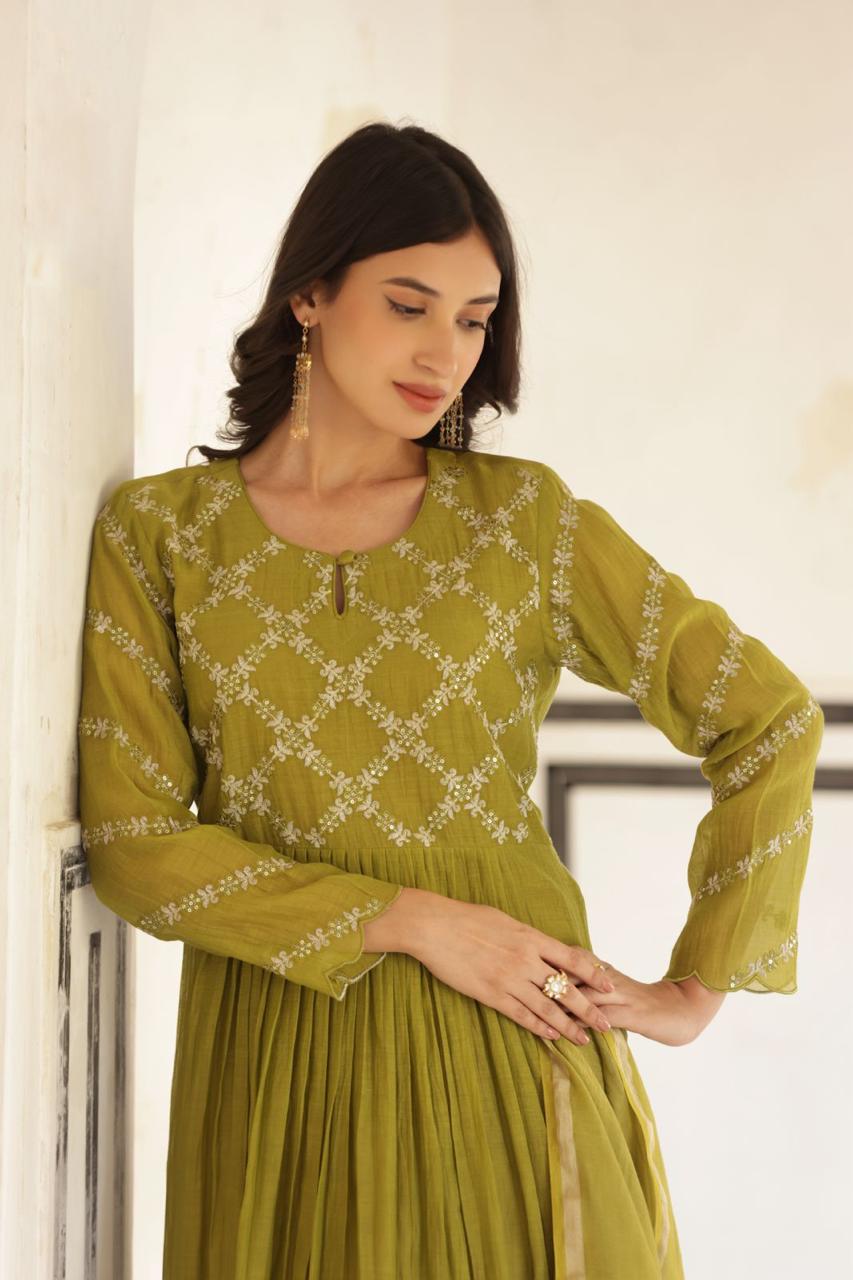 Pretty Mul Chanderi with gold Zari work