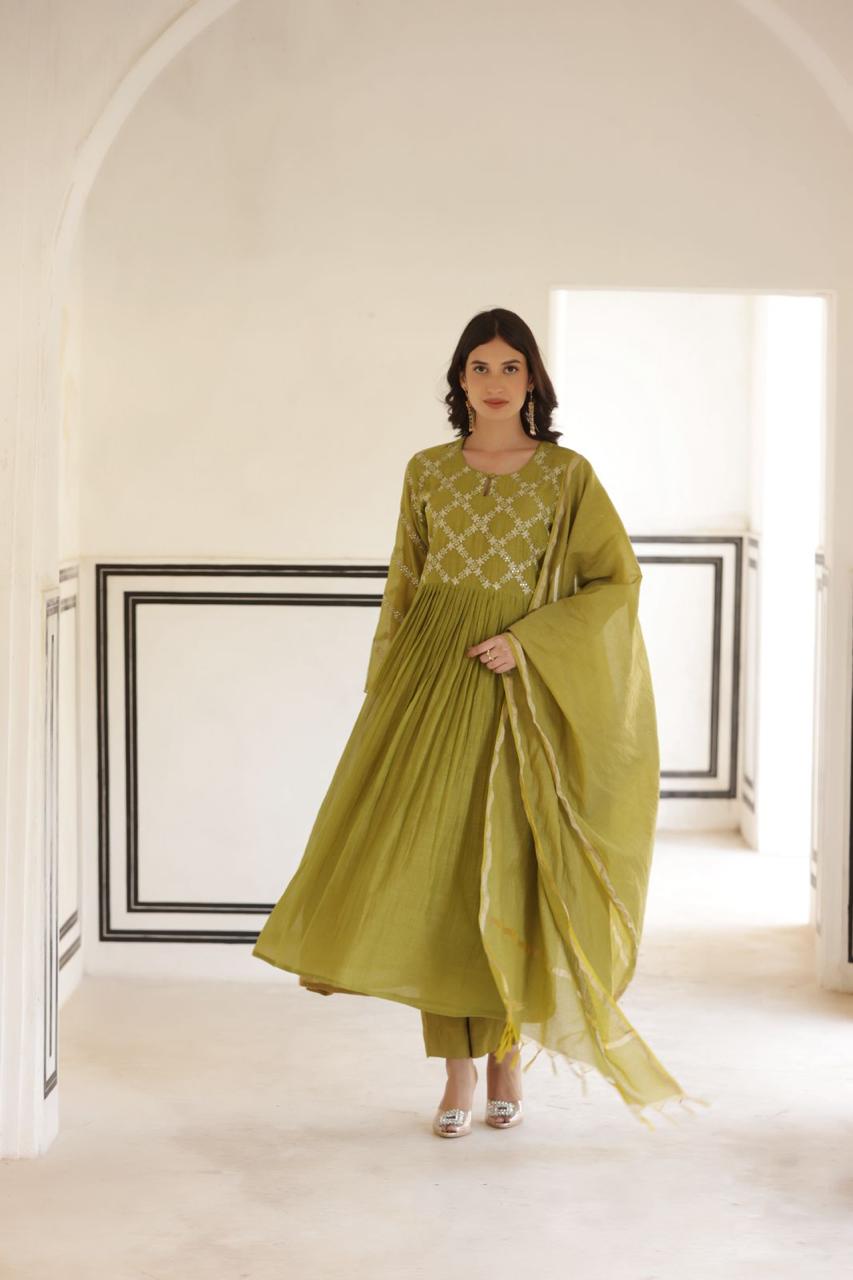 Pretty Mul Chanderi with gold Zari work