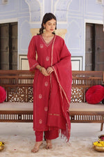 Pretty Mul Chanderi with gold Zari work