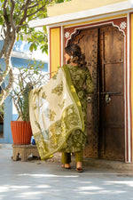 Pretty cotton paired with mul cotton suit set