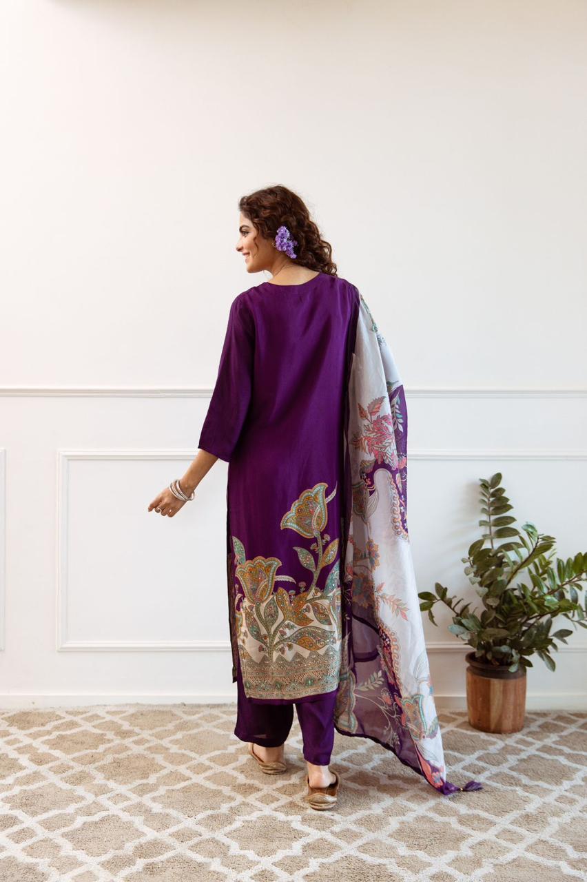 Pure muslin digital printed suit set (slim fit go for a size up)