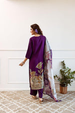 Pure muslin digital printed suit set (slim fit go for a size up)