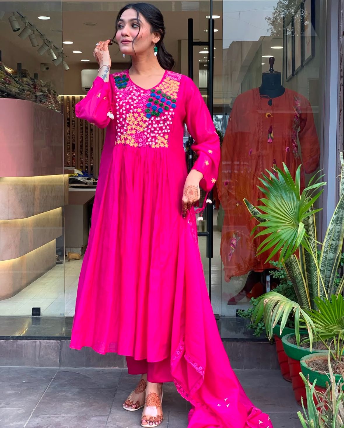 Wow Mul chanderi embroidered suit set