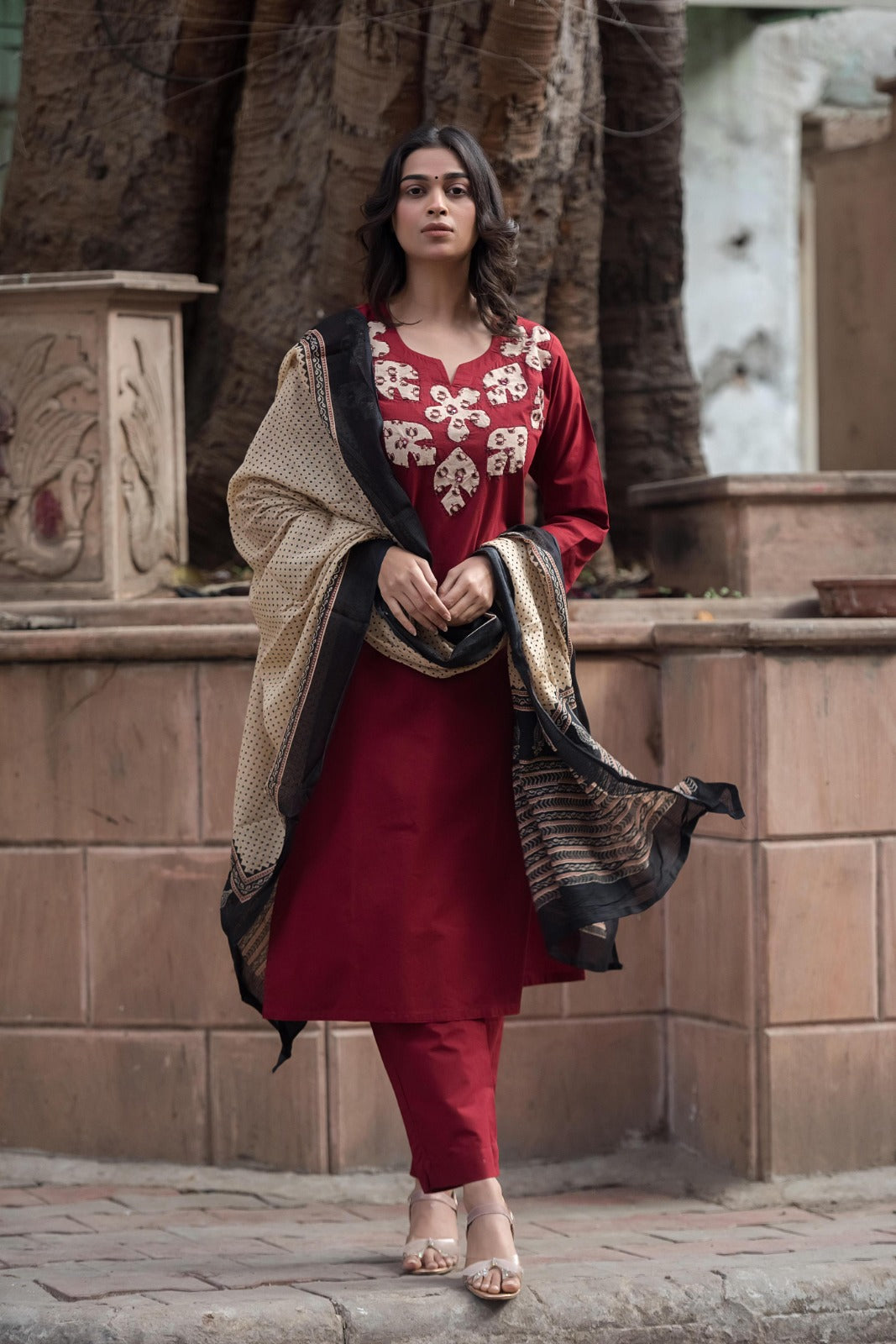 Applique work full suit set in red