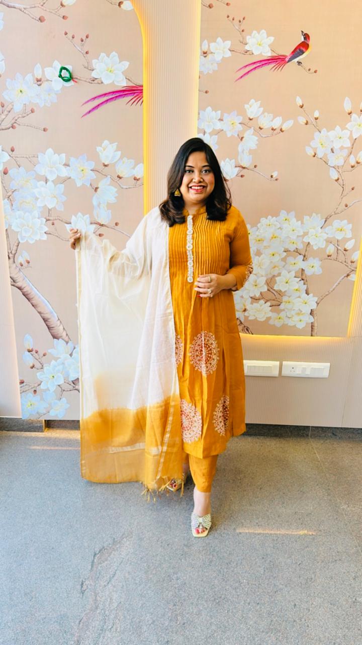 Pure Mul Chanderi lining suit set with beautiful embroidery and pearl detailing