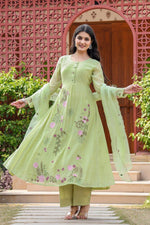 Premium Mul chanderi lining suit set with beautiful embroidery all over