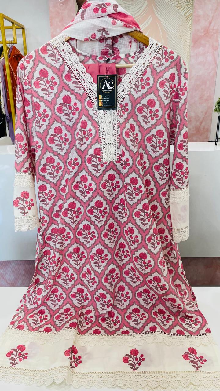 Pretty cotton lace detailing full suit