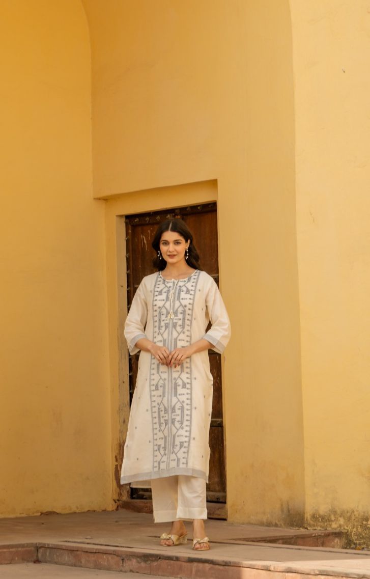 Premium pure Jamdani suit set with lining