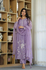 Wow Mul chanderi applique work lining suit set