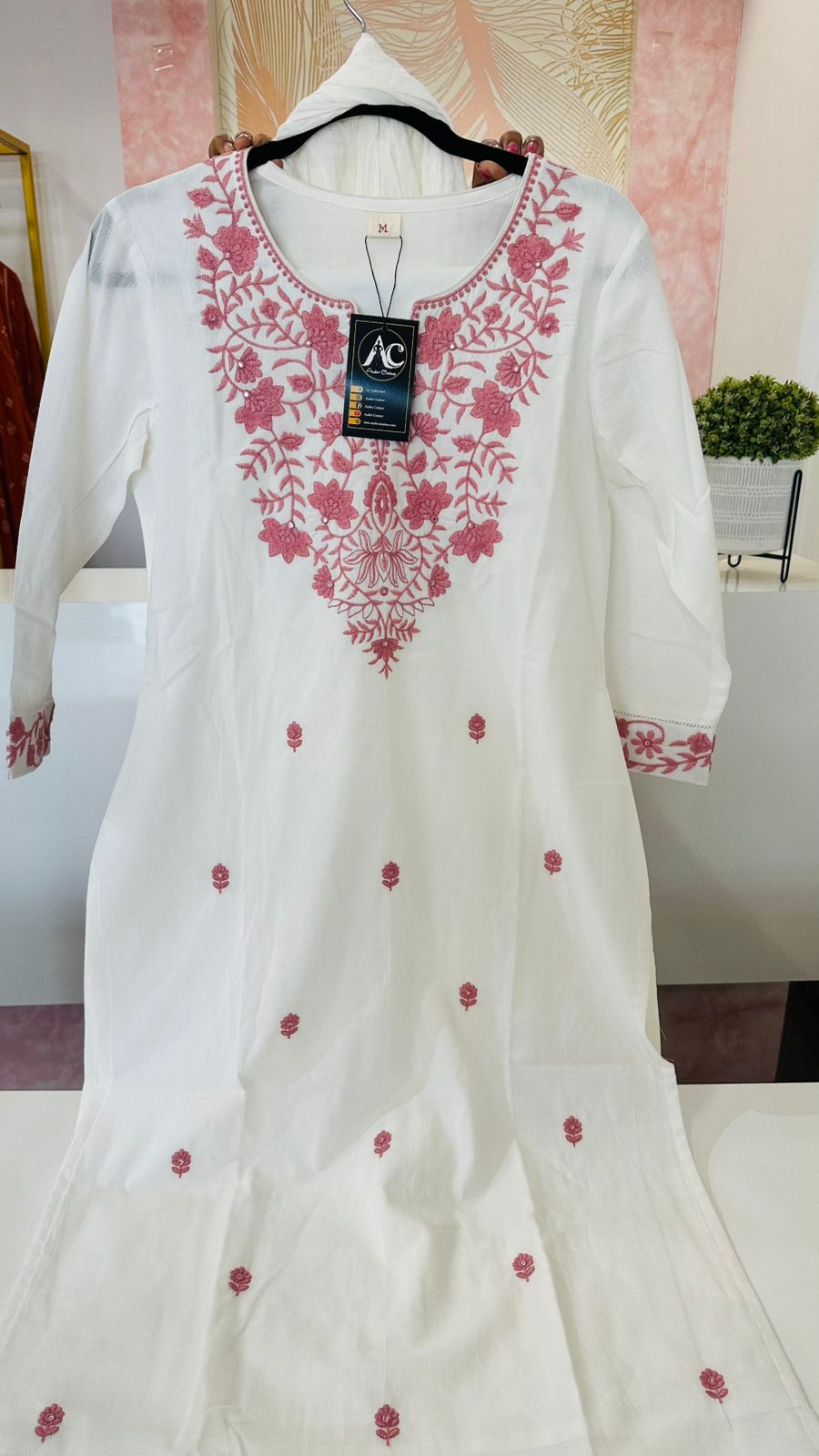 Pretty chikankari lining full suit