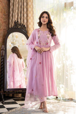 Gorgeous Mul cotton embroidered suit set in pink