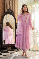 Gorgeous Mul cotton embroidered suit set in pink