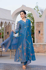 True elegance! Gorgeous embroidered Mul chanderi