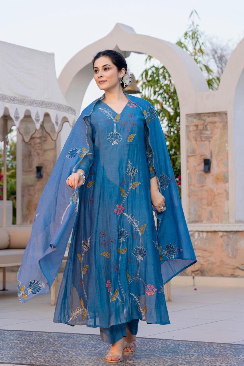 True elegance! Gorgeous embroidered Mul chanderi