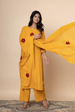 Pretty silly cotton applique suit set