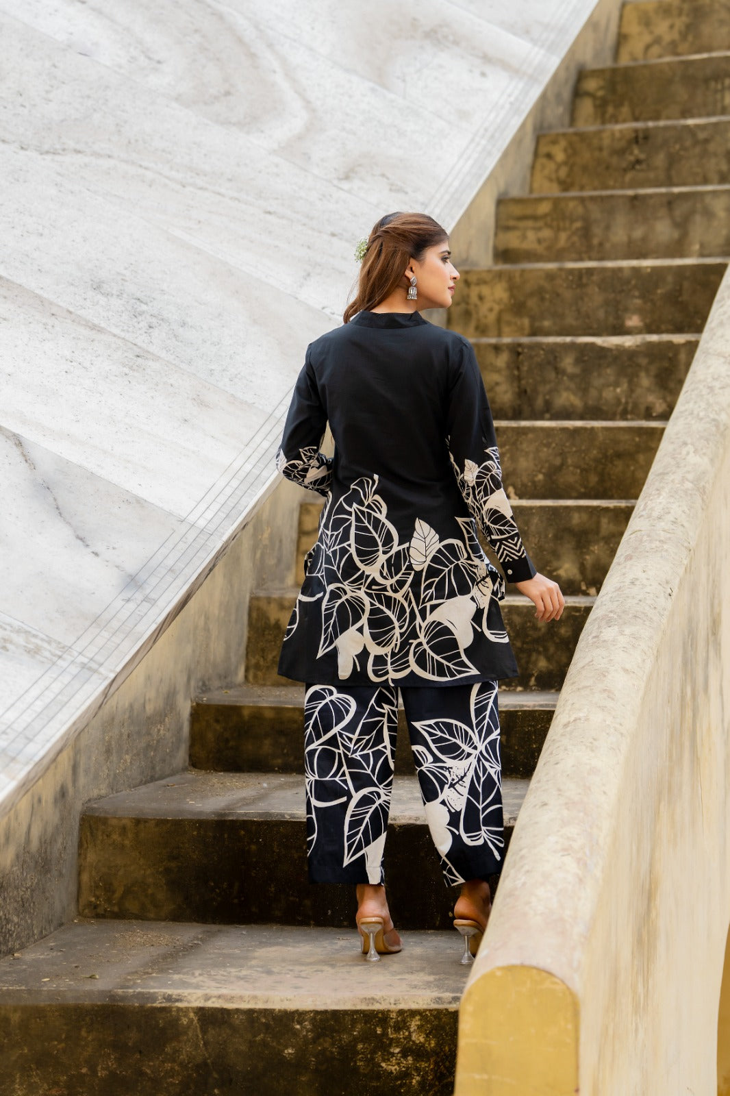 Summer perfect digital printed co ord in black