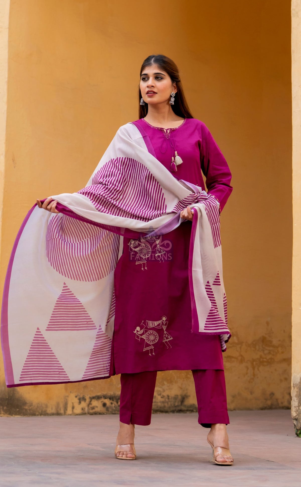 Pretty cotton Worli art suit set in pink