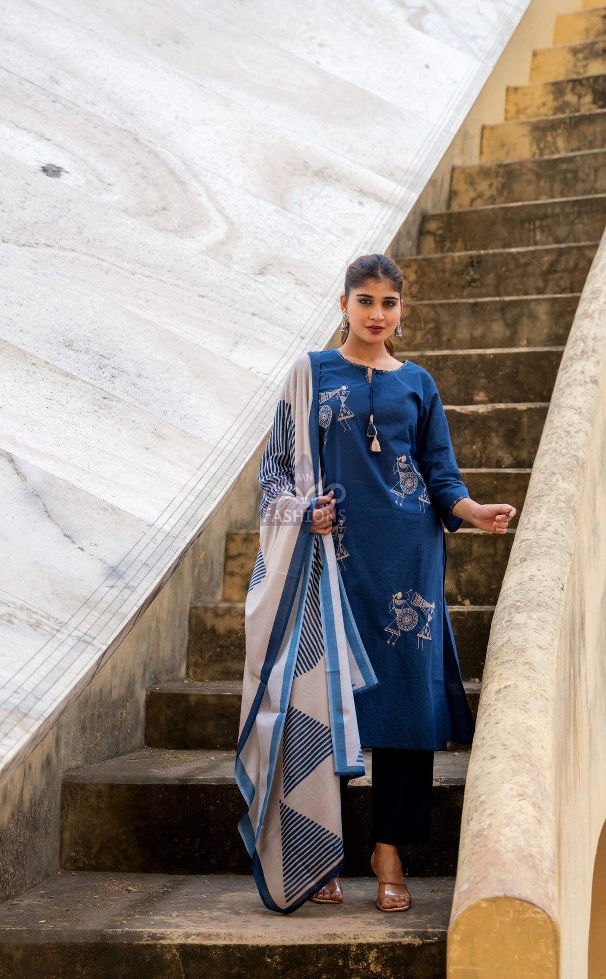 Pretty cotton Worli art suit set in blue