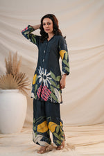 Pure crepe stylish Co ord setin blue