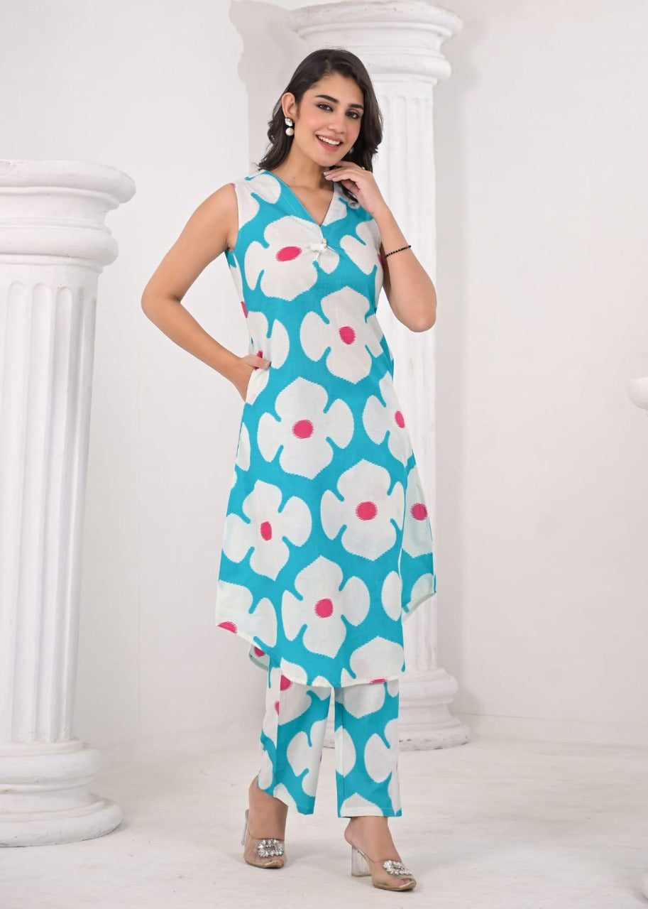 Smart sleeveless with pockets cotton kurta pant in blue