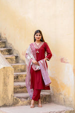 Stylish cotton V neck embroidered suit set in red